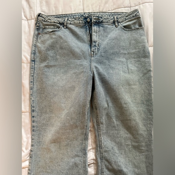 Old Navy plus size 20 flare jeans - Picture 3 of 6